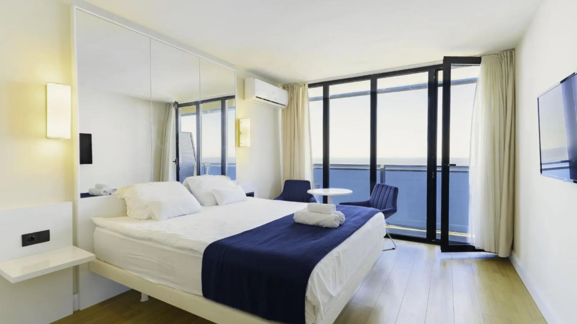 Opulent Sea View Aparthotel In Orbi City Batum