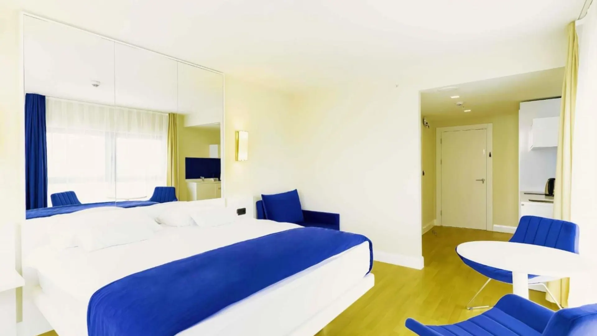 Opulent Sea View Aparthotel In Orbi City Batum